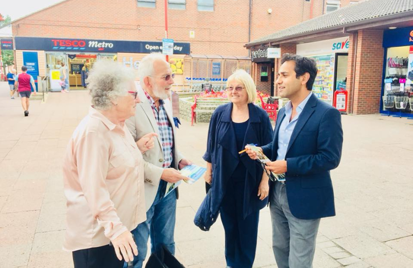 Rehman holds regular MP street surgery in Rainham Shops