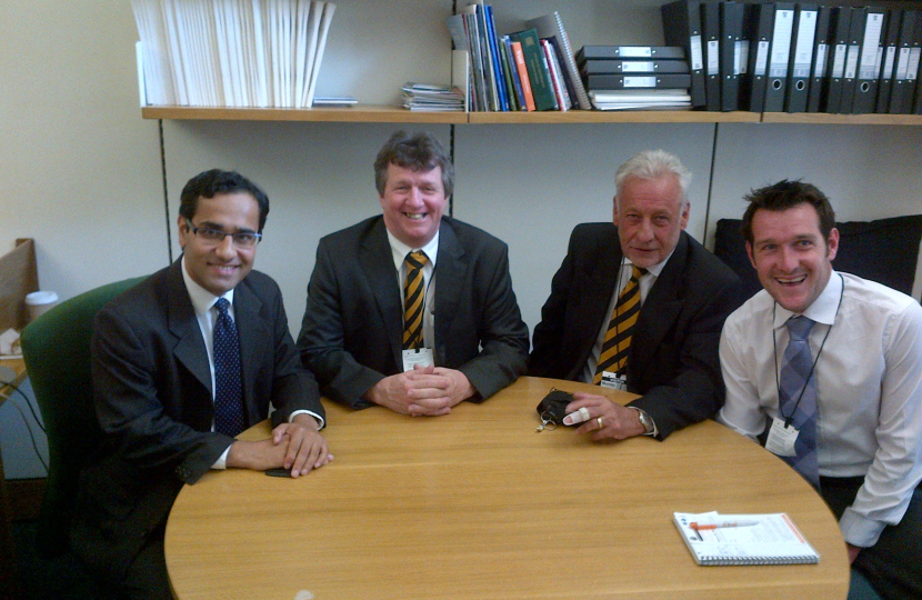 Rehman meets with Rainham Cricket Club