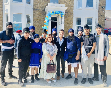 Rehman attends 30th anniversary of Kent Ramgarhia Darbar